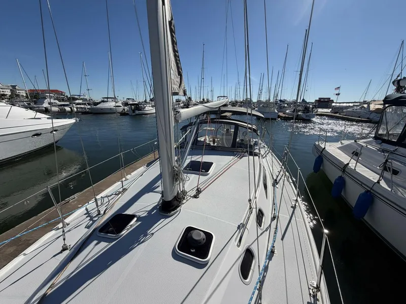Slide: The Image of Catalina 36 MkII 2001 - 13