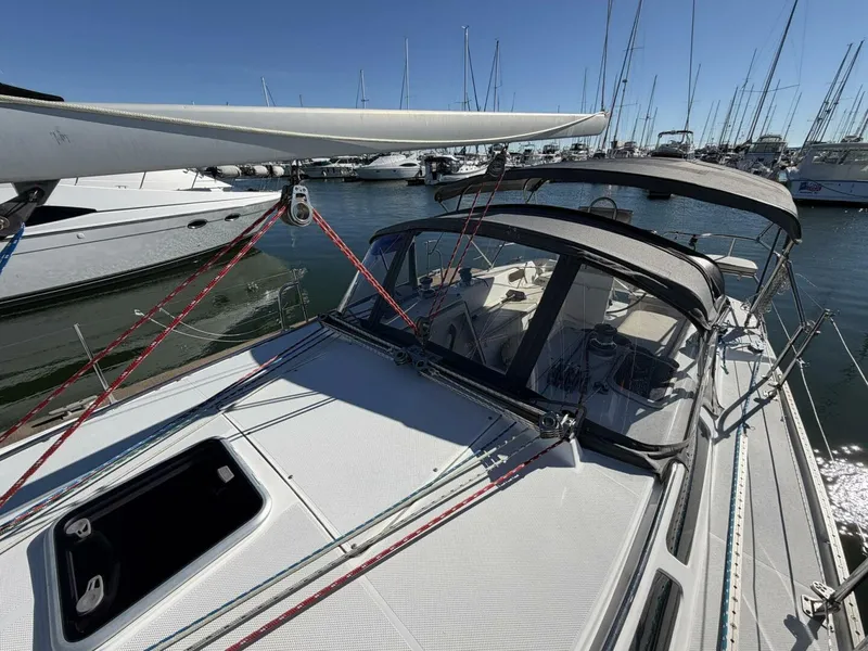 Slide: The Image of Catalina 36 MkII 2001 - 19