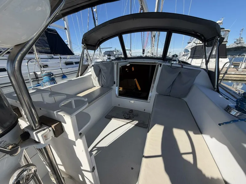 Slide: The Image of Catalina 36 MkII 2001 - 25
