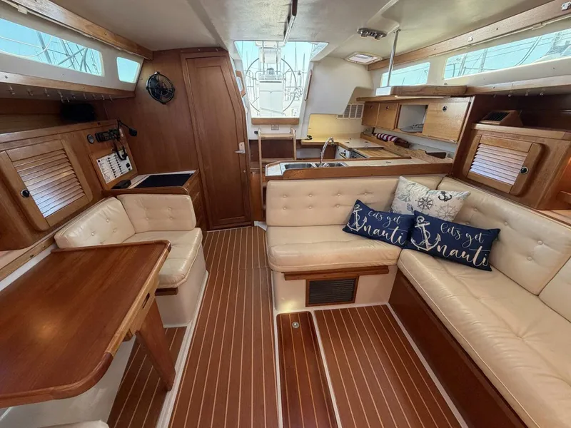 Slide: The Image of Catalina 36 MkII 2001 - 32