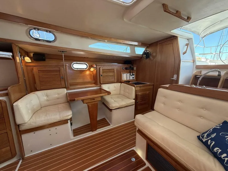 Slide: The Image of Catalina 36 MkII 2001 - 34