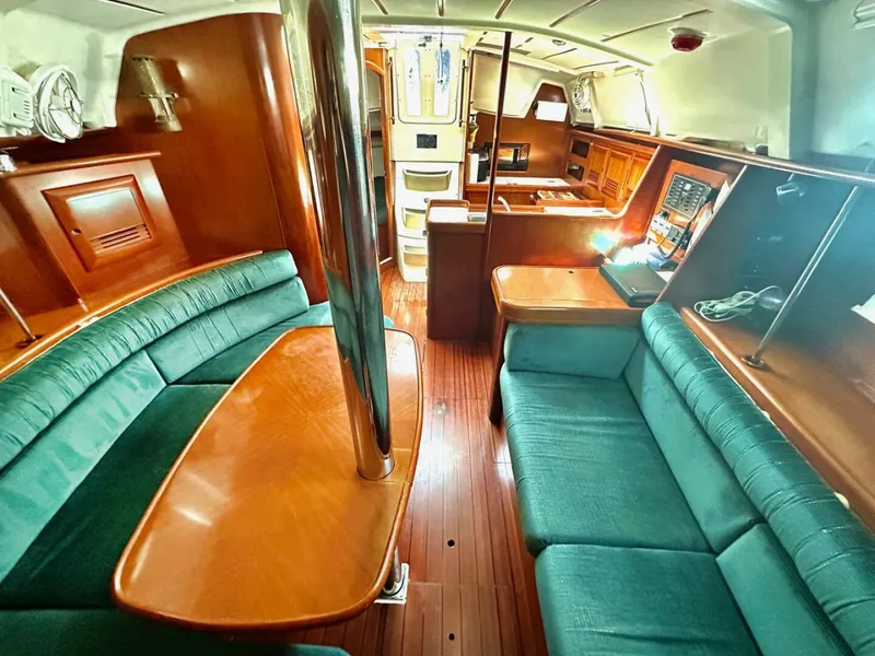 Slide: The Image of Beneteau 361 2000 - 11
