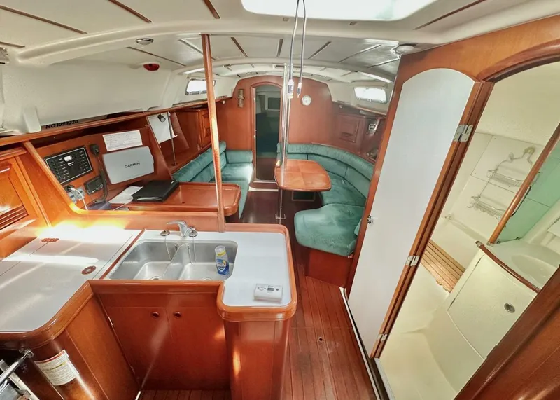 Slide: The Image of Beneteau 361 2000 - 12