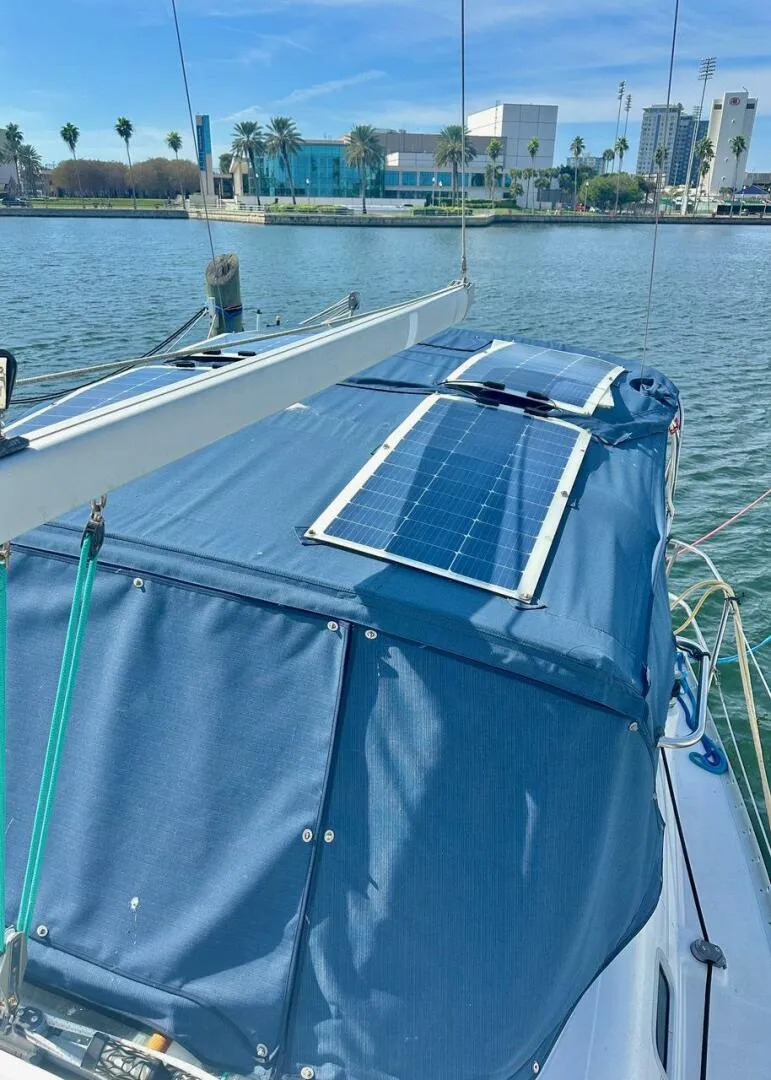 Slide: The Image of Beneteau 361 2000 - 14