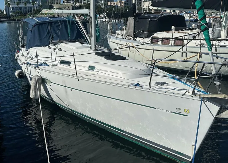Slide: The Image of Beneteau 361 2000 - 15