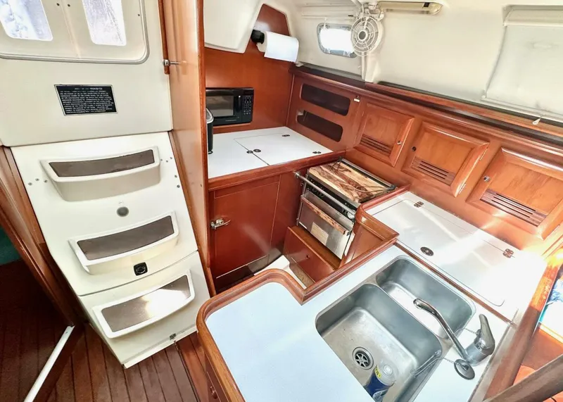 Slide: The Image of Beneteau 361 2000 - 2