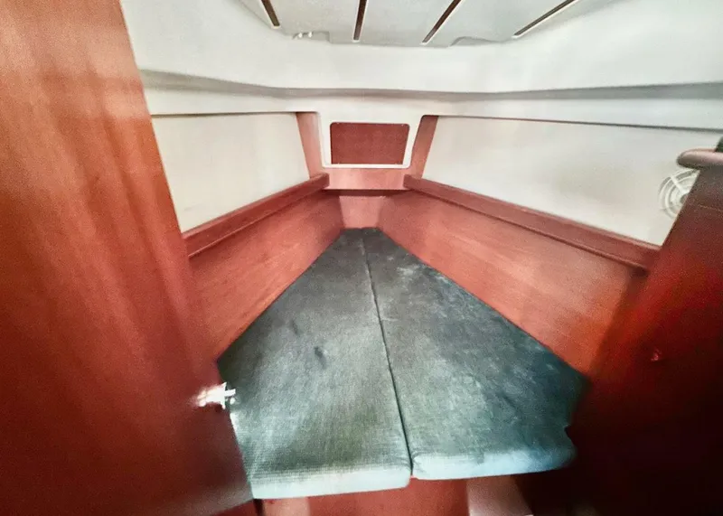 Slide: The Image of Beneteau 361 2000 - 5