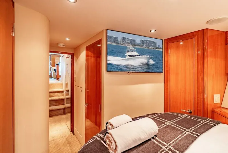 Slide: The Image of Hatteras 54 Convertible 2004 - 21
