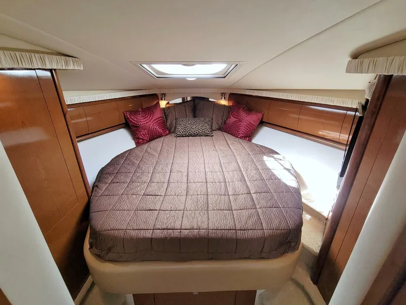 Slide: The Image of Sea Ray 44 Sundancer 2009 - 42