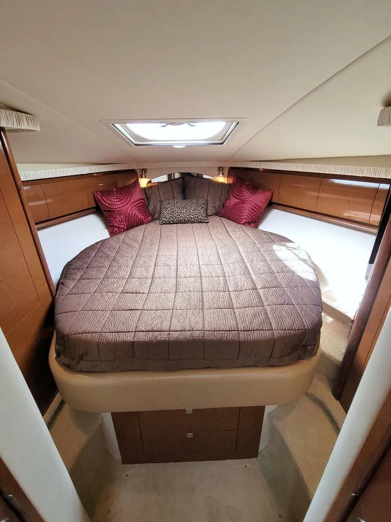 Slide: The Image of Sea Ray 44 Sundancer 2009 - 43