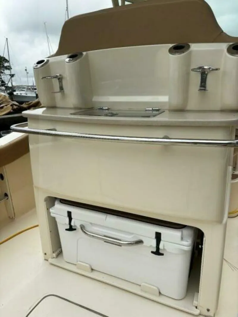 Slide: The Image of Scout 255 LXF 2019 - 10