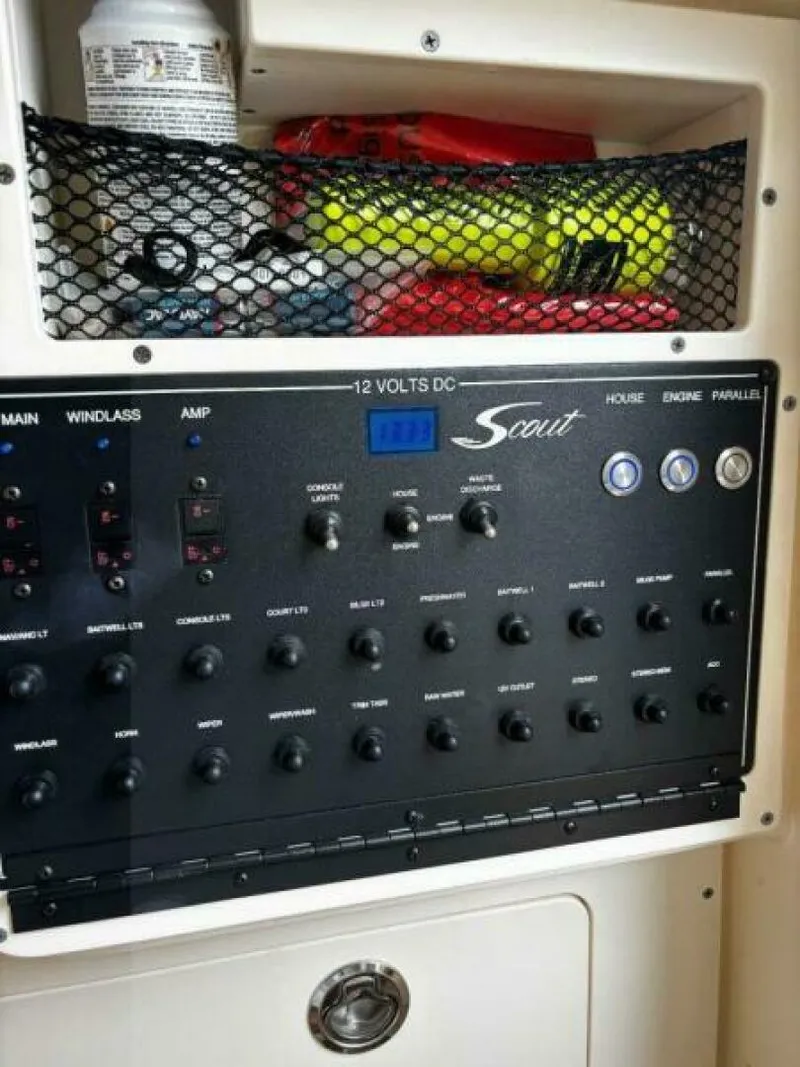 Slide: The Image of Scout 255 LXF 2019 - 15