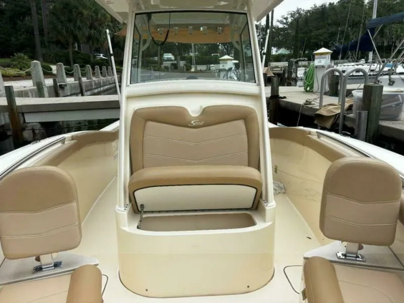 Slide: The Image of Scout 255 LXF 2019 - 7