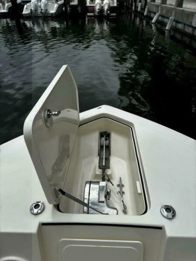Slide: The Image of Scout 255 LXF 2019 - 8