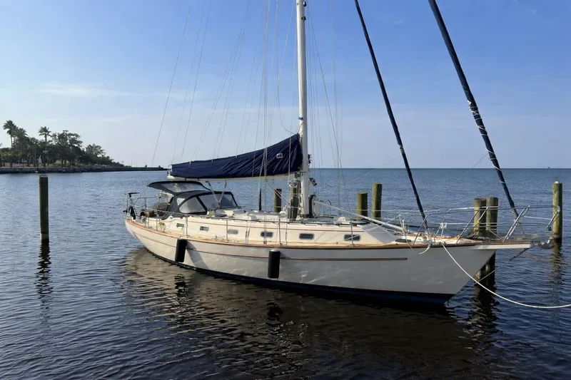 The Image of Island Packet Cutter 1994 - 0
