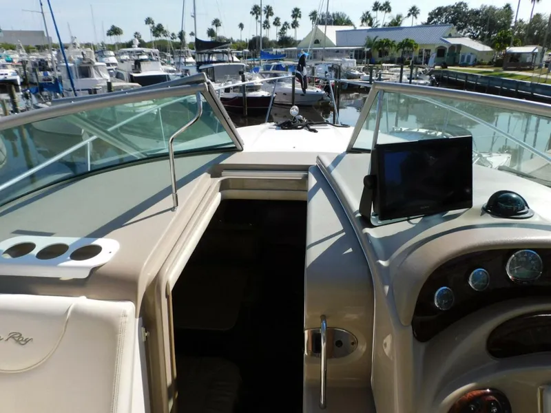 Slide: The Image of Sea Ray 280 Sundancer 2004 - 17