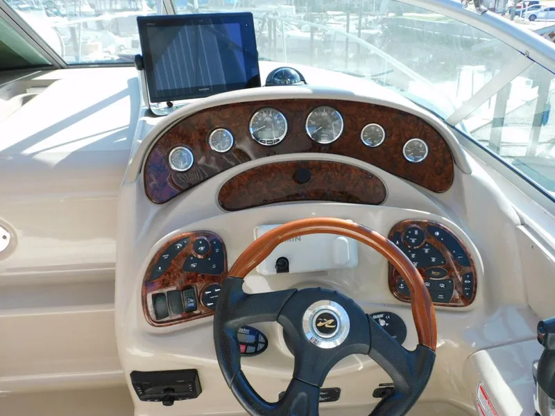 Slide: The Image of Sea Ray 280 Sundancer 2004 - 19