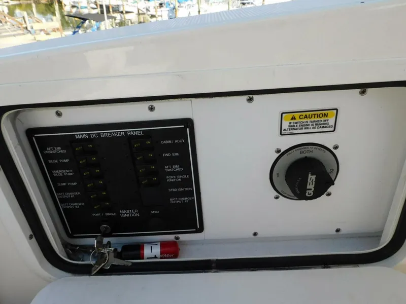 Slide: The Image of Sea Ray 280 Sundancer 2004 - 21