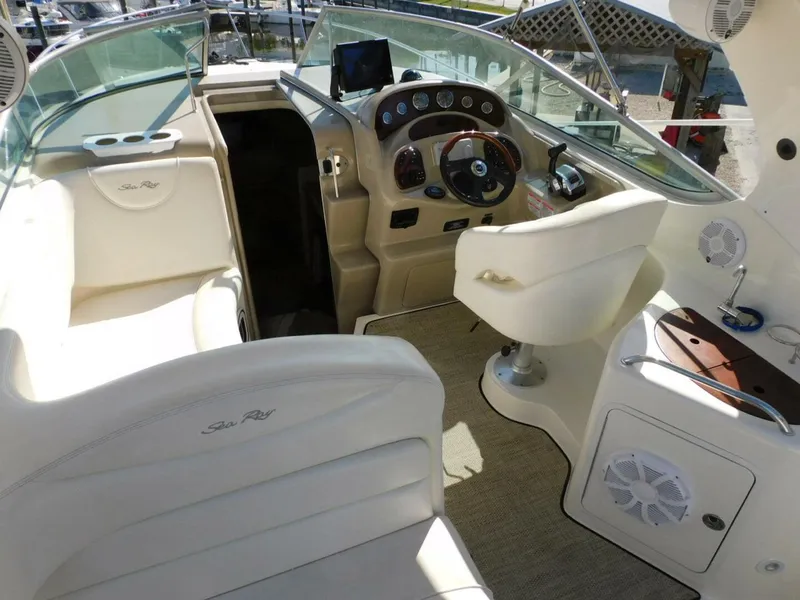 Slide: The Image of Sea Ray 280 Sundancer 2004 - 23