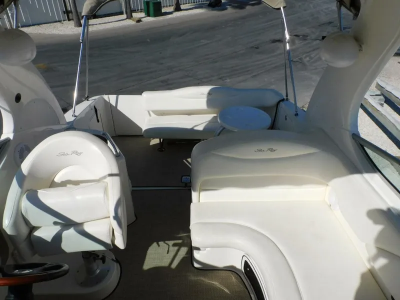 Slide: The Image of Sea Ray 280 Sundancer 2004 - 26