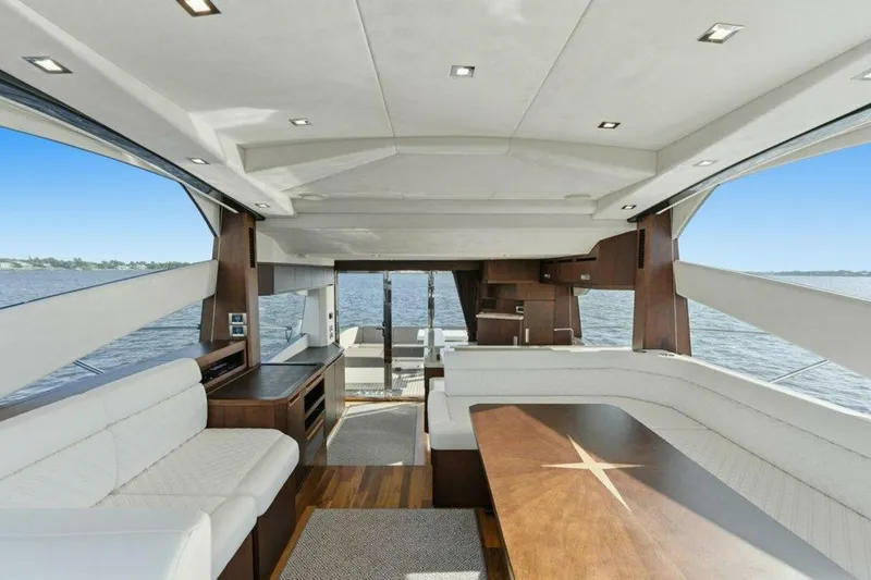 Slide: The Image of Galeon 560 Sky 2017 - 13