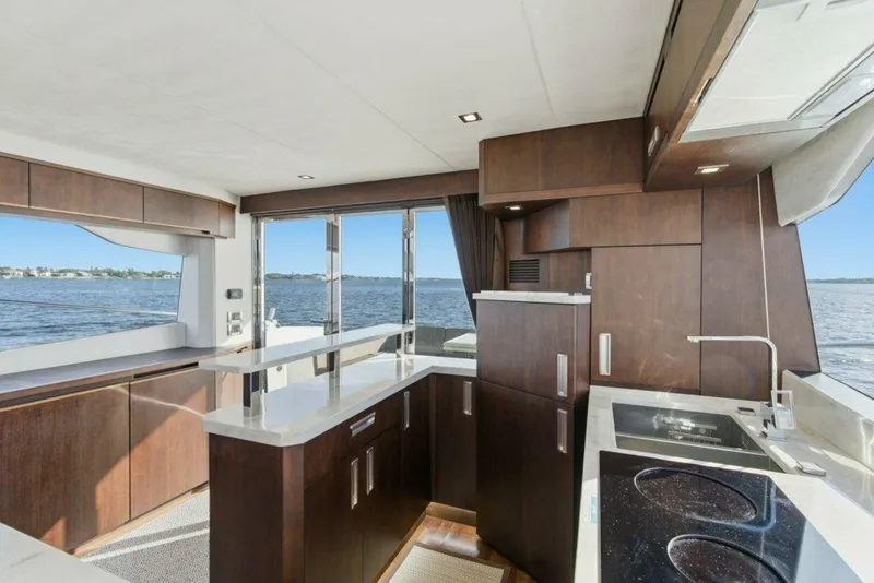 Slide: The Image of Galeon 560 Sky 2017 - 18