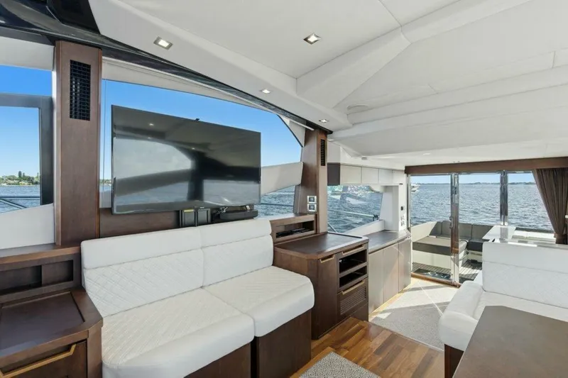 Slide: The Image of Galeon 560 Sky 2017 - 20
