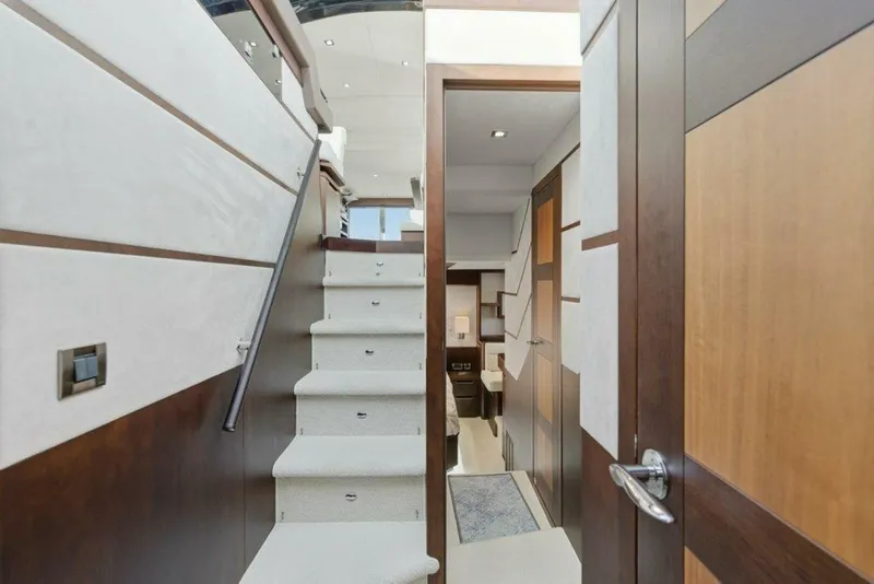 Slide: The Image of Galeon 560 Sky 2017 - 23