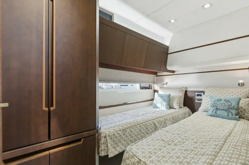 Slide: The Image of Galeon 560 Sky 2017 - 35