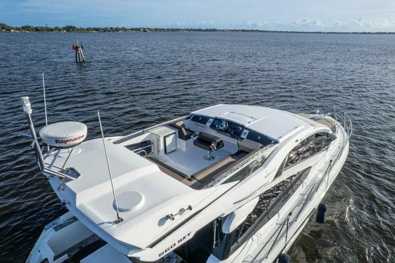 Slide: The Image of Galeon 560 Sky 2017 - 5
