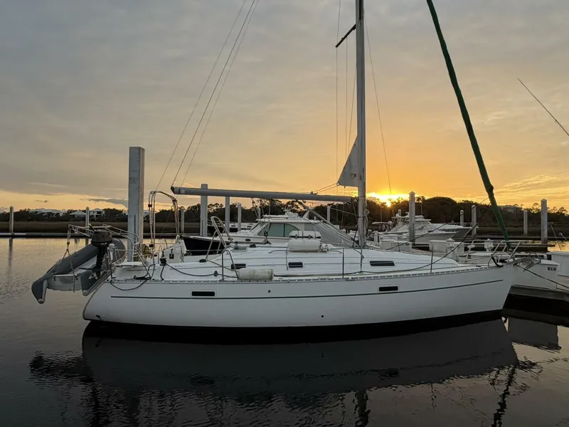 The Image of Beneteau 331 2002 - 0