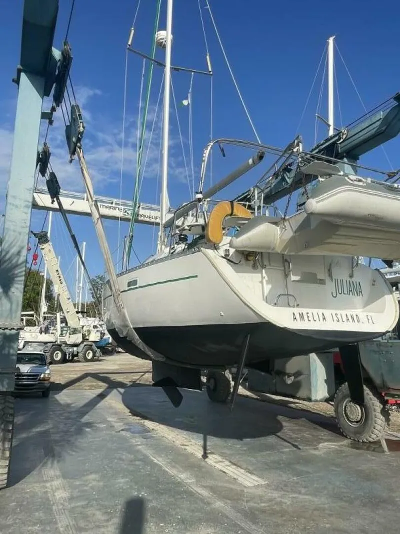 Slide: The Image of Beneteau 331 2002 - 20