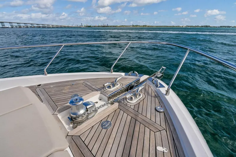 Slide: The Image of Ferretti 720 2024 - 27