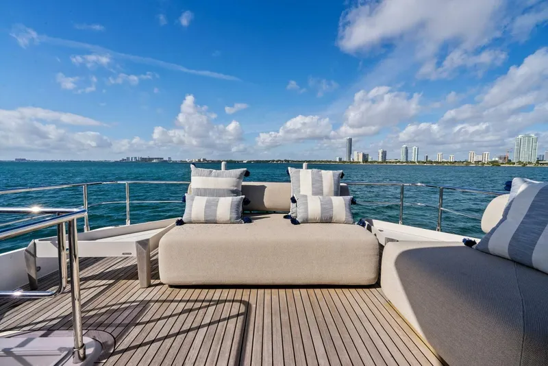 Slide: The Image of Ferretti 720 2024 - 36