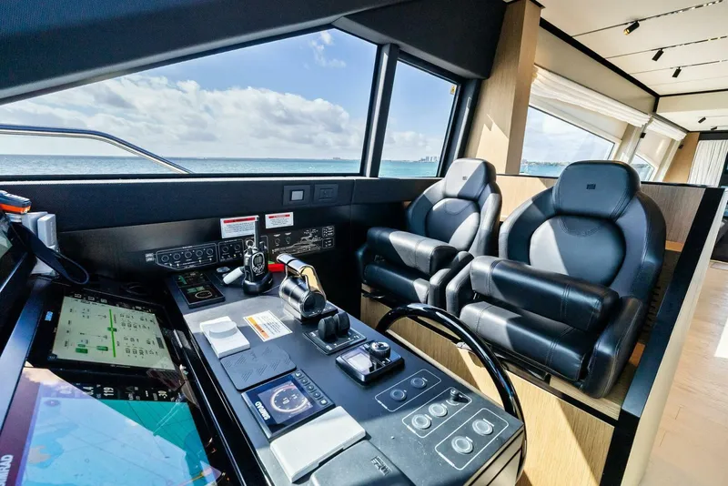 Slide: The Image of Ferretti 720 2024 - 53