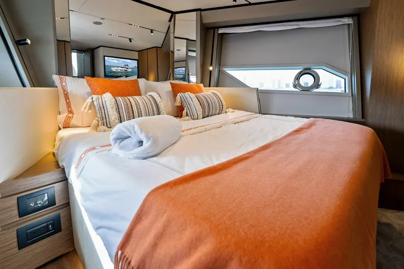 Slide: The Image of Ferretti 720 2024 - 62