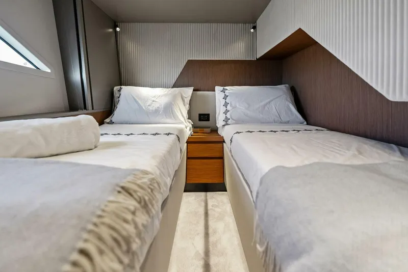 Slide: The Image of Ferretti 720 2024 - 70