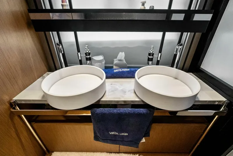 Slide: The Image of Ferretti 720 2024 - 86