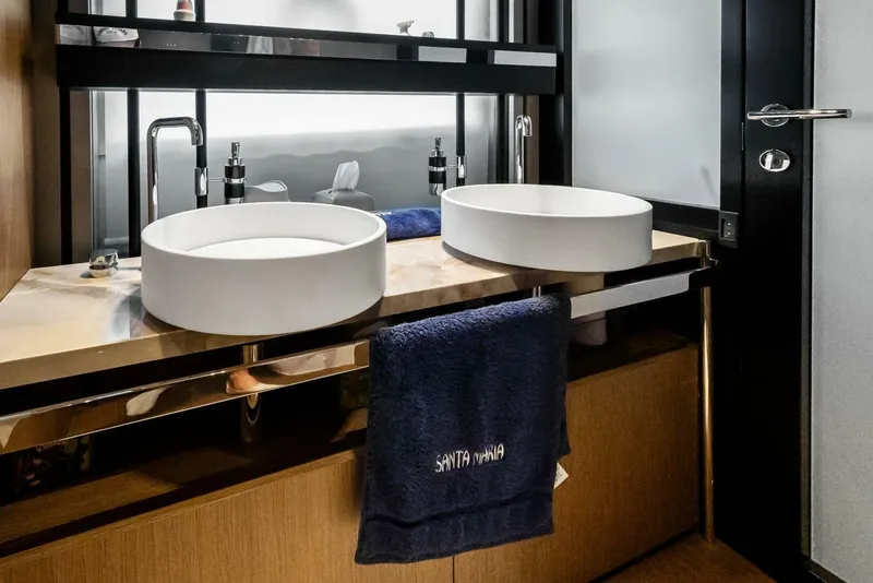 Slide: The Image of Ferretti 720 2024 - 87