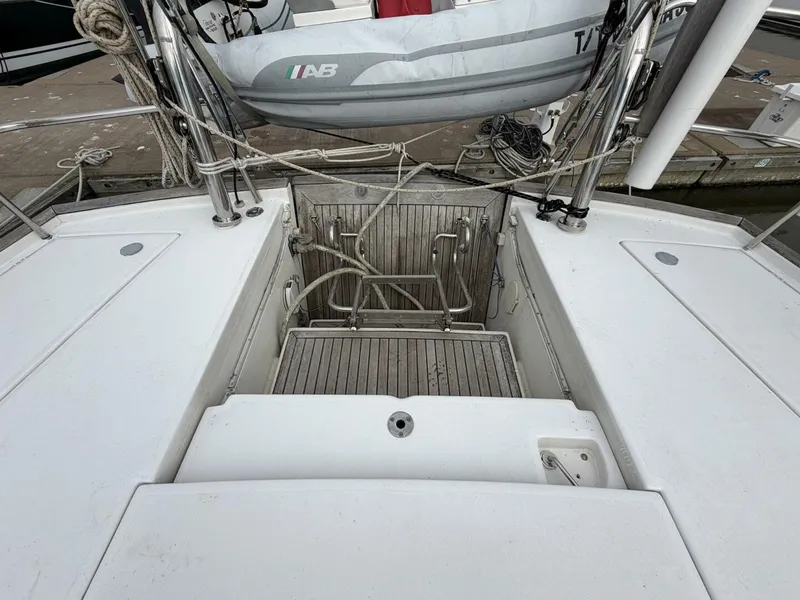 Slide: The Image of Beneteau 57 Center Cockpit 2004 - 25