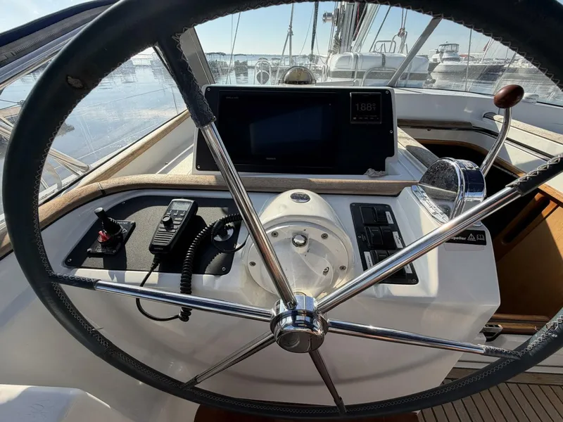 Slide: The Image of Beneteau 57 Center Cockpit 2004 - 32