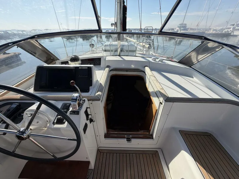 Slide: The Image of Beneteau 57 Center Cockpit 2004 - 33