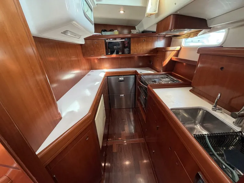 Slide: The Image of Beneteau 57 Center Cockpit 2004 - 47