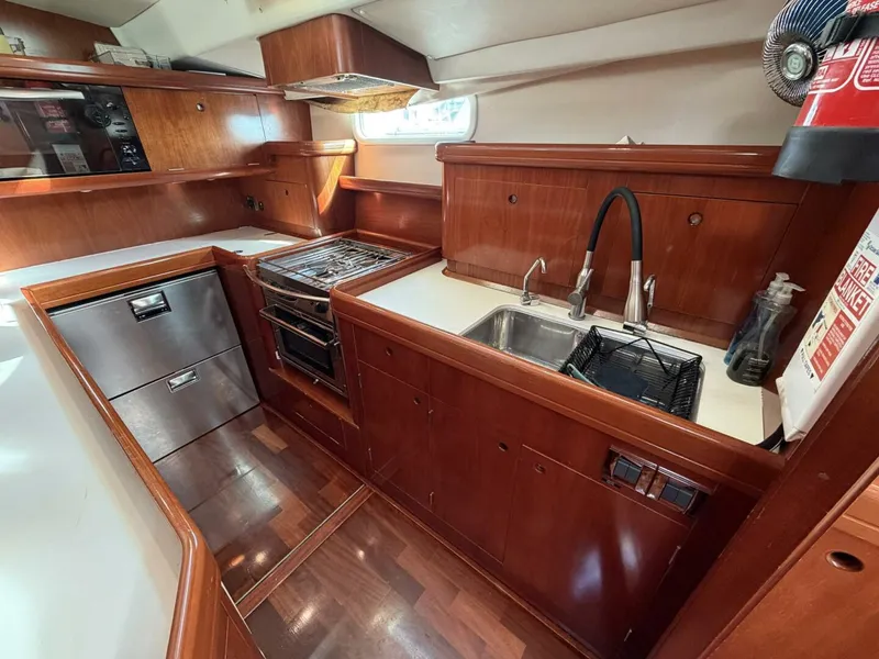 Slide: The Image of Beneteau 57 Center Cockpit 2004 - 48
