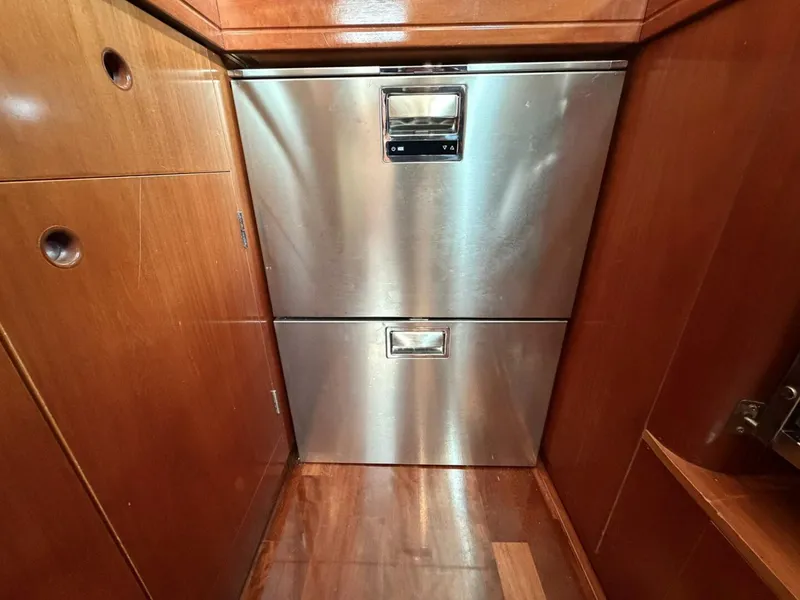 Slide: The Image of Beneteau 57 Center Cockpit 2004 - 52