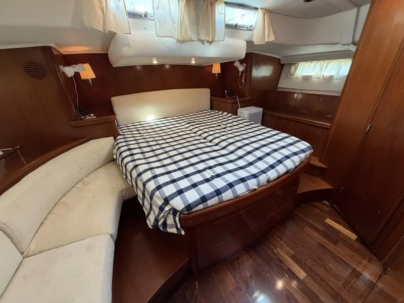 Slide: The Image of Beneteau 57 Center Cockpit 2004 - 53