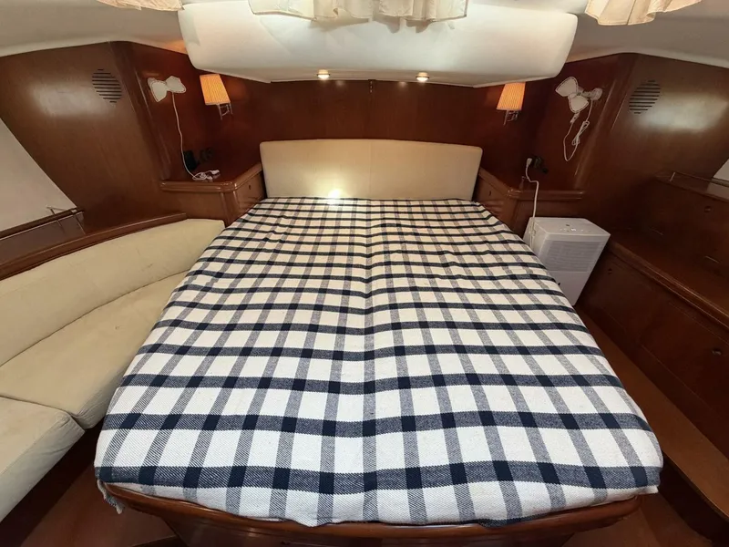 Slide: The Image of Beneteau 57 Center Cockpit 2004 - 57