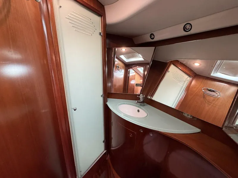 Slide: The Image of Beneteau 57 Center Cockpit 2004 - 71