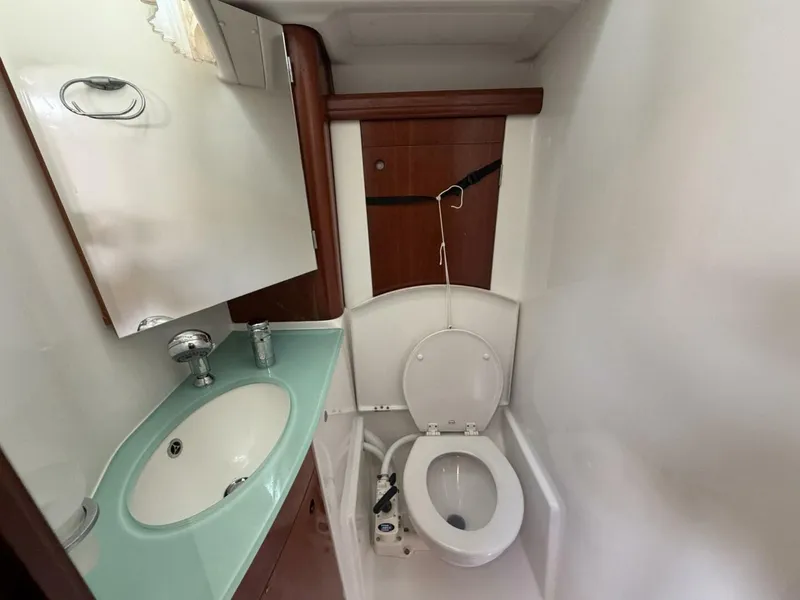 Slide: The Image of Beneteau 57 Center Cockpit 2004 - 73