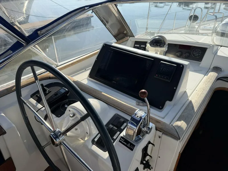Slide: The Image of Beneteau 57 Center Cockpit 2004 - 74
